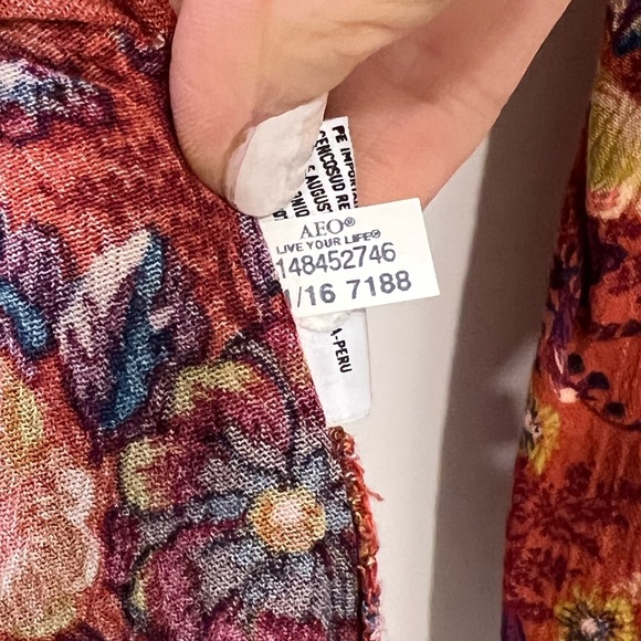 American Eagle floral blouse - XS - Picture 10 of 13